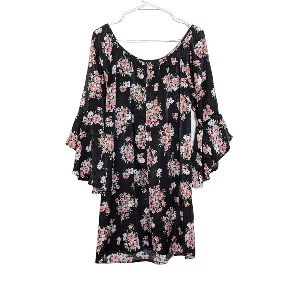 NWT Trixxi Floral Dress Size Medium